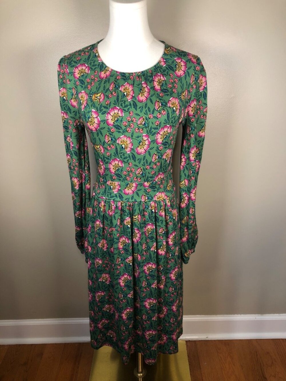 Boden Green Floral Stretch Jersey Dress Size 4R Timeless Comfortable Elegance